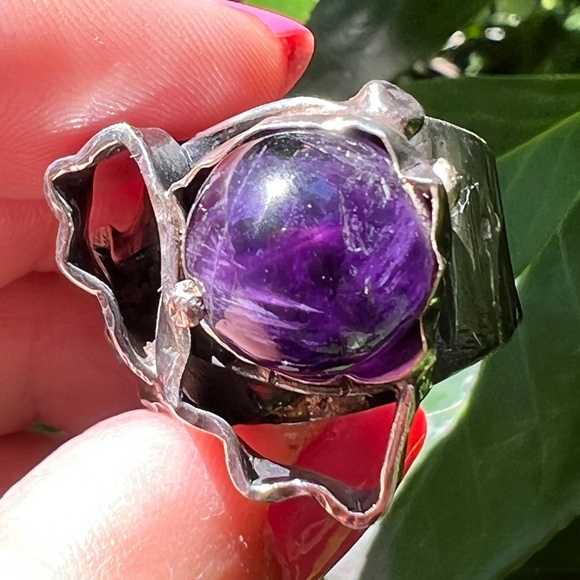 VINTAGE PORTUGUESE AMETHYST CABOCHON WIDE BAND BRUTALIST DESIGN STERLING RINGI’m